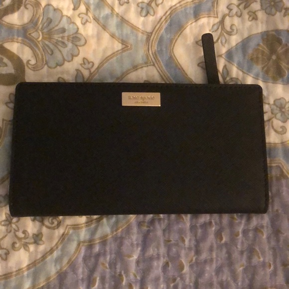 kate spade Accessories - Brand New Kate Spade Wallet